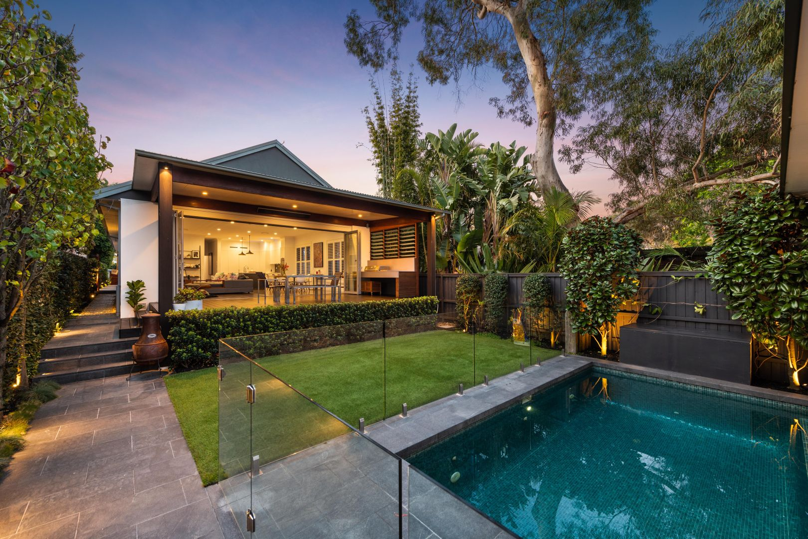 Chinese Buyers Return, Splurge Billions on Australian Real Estate! – Sydney auction clearance rate reaches 69%