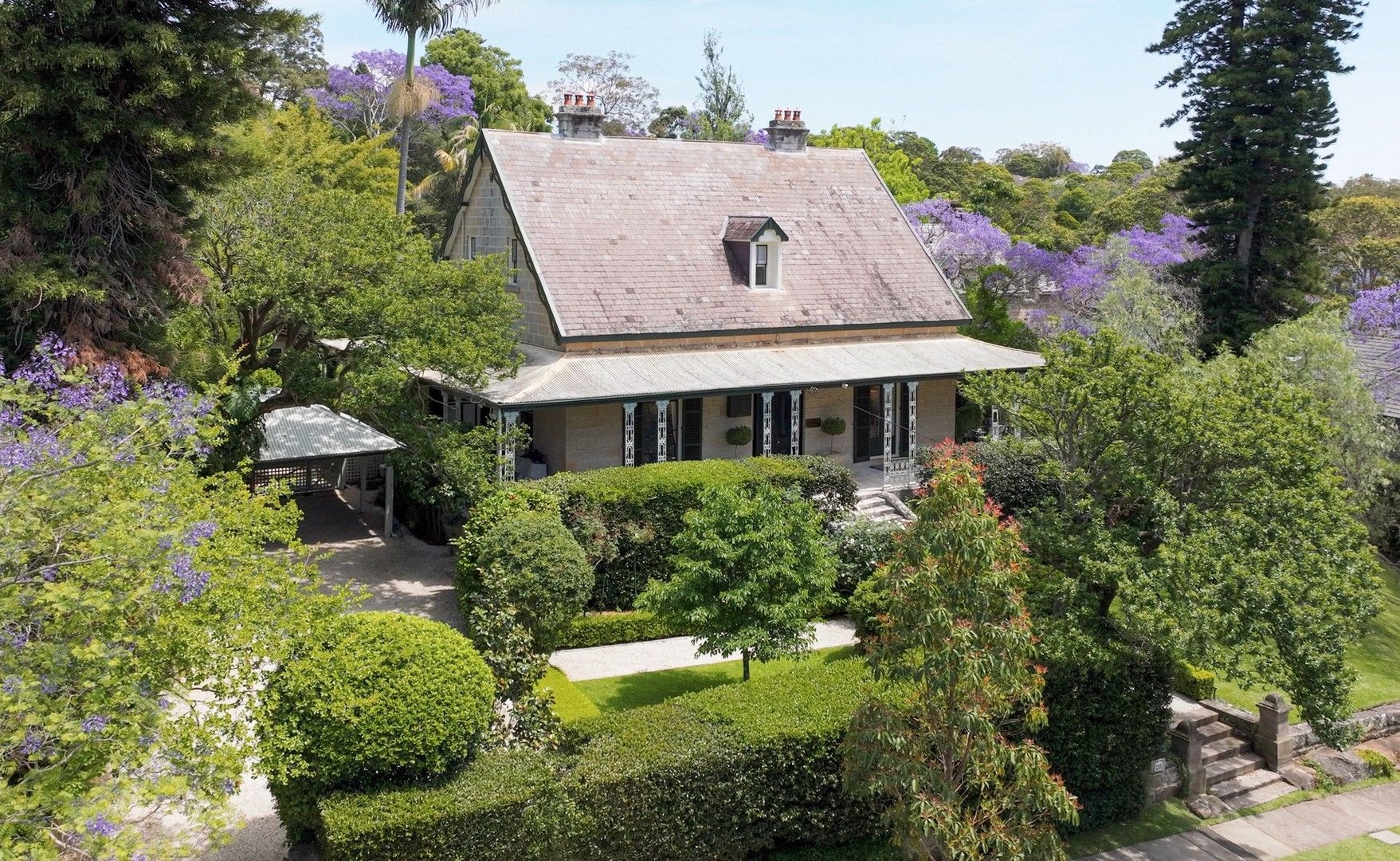 A Sydney property sold for $2 million over the guide price! The buyer proposed marriage on the spot to cheers from the audience — Sydney’s auction clearance rate reaches 65%