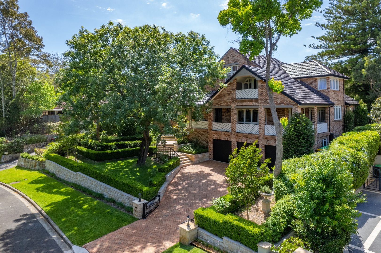 The 2023 Top 10 House Rankings across Australia, with Sydney taking seven spots — Sydney’s auction clearance rate at 55%.