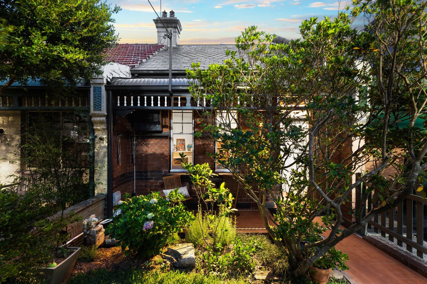 In 2024, the Australian Reserve Bank may cut interest rates twice as inflation falls below expectations — Sydney’s first-week auction clearance rate stands at 72%.